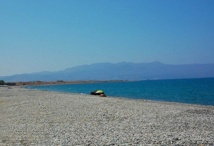 Mythos Beach Hotel Apartments