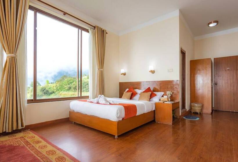 هتل Helambu Mountain Resort