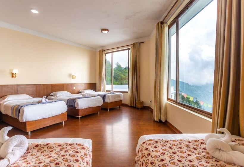 هتل Helambu Mountain Resort