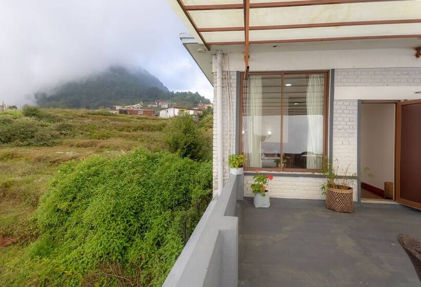 هتل Helambu Mountain Resort