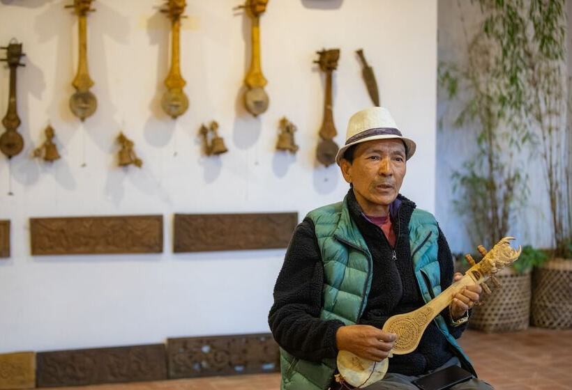 هتل Helambu Mountain Resort