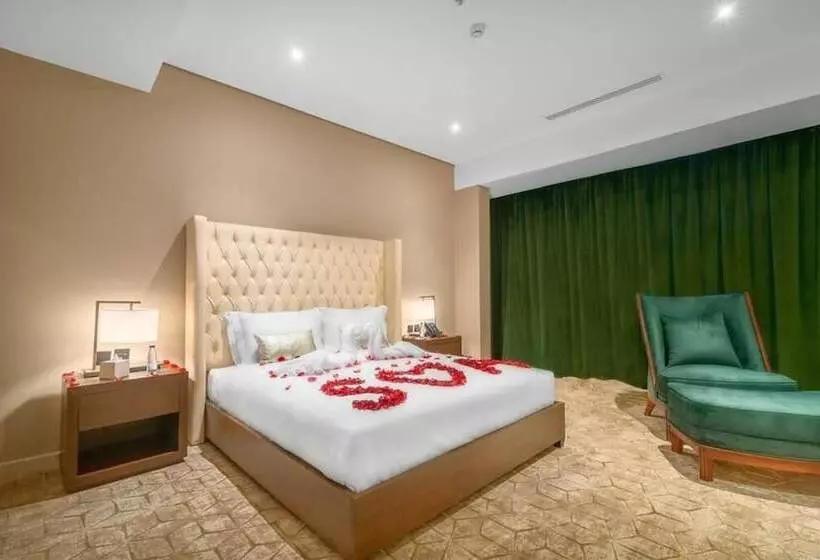 Hotelli Suknai Royal