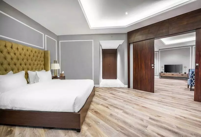 Hotelli Suknai Royal