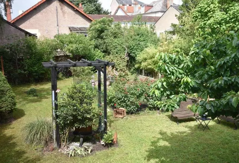 تختخواب و صبحانه Chambre D Hôtes Le Cadran Des Chauvelles