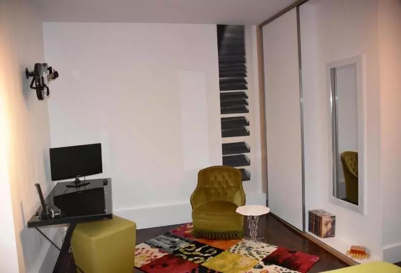 تختخواب و صبحانه Chambre D Hôtes Le Cadran Des Chauvelles