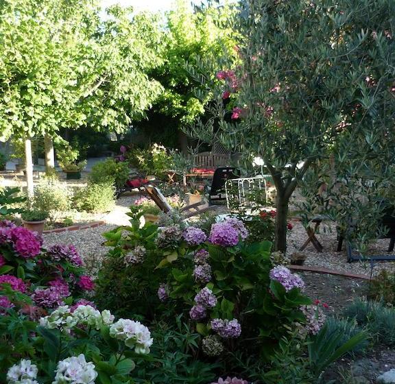 مبيت وإفطار Chambres D Hôtes Les Bournais   Le Clos Milady