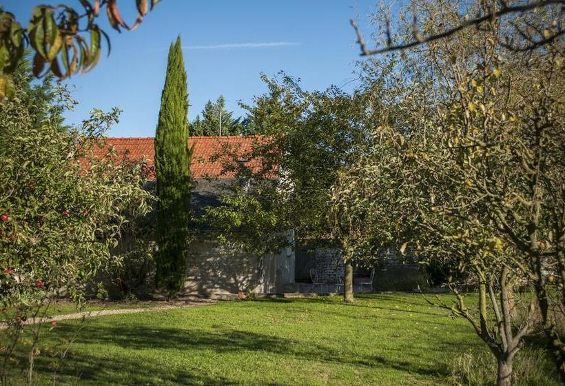 مبيت وإفطار Chambres D Hôtes Les Bournais   Le Clos Milady
