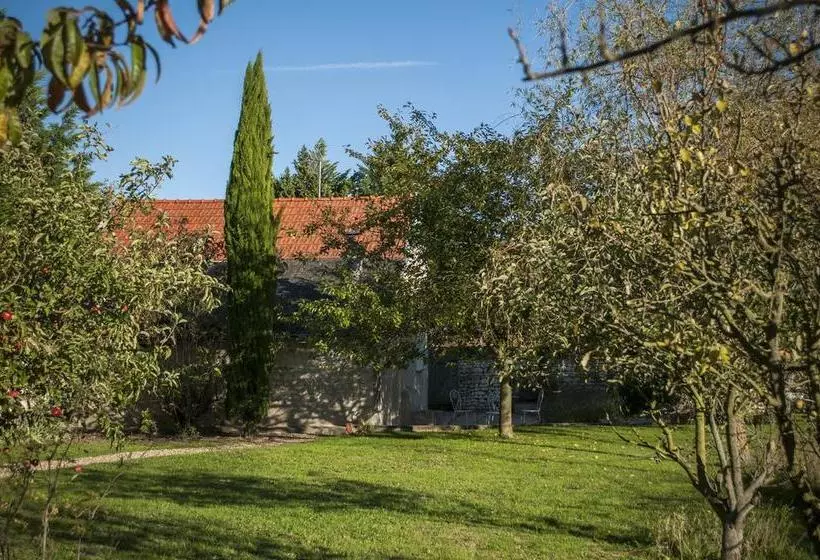 ベッドアンドブレックファースト Chambres D Hôtes Les Bournais   Le Clos Milady