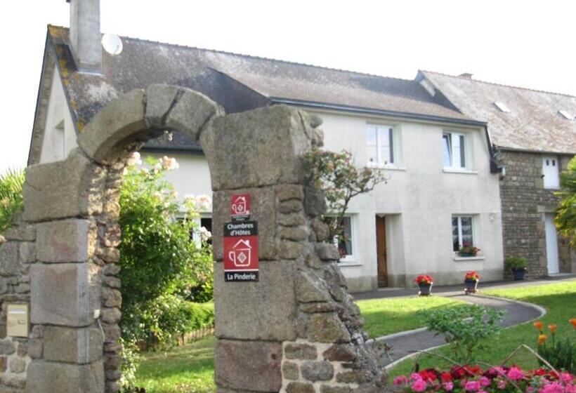 민박 Chambres D'hôtes La Pinderie