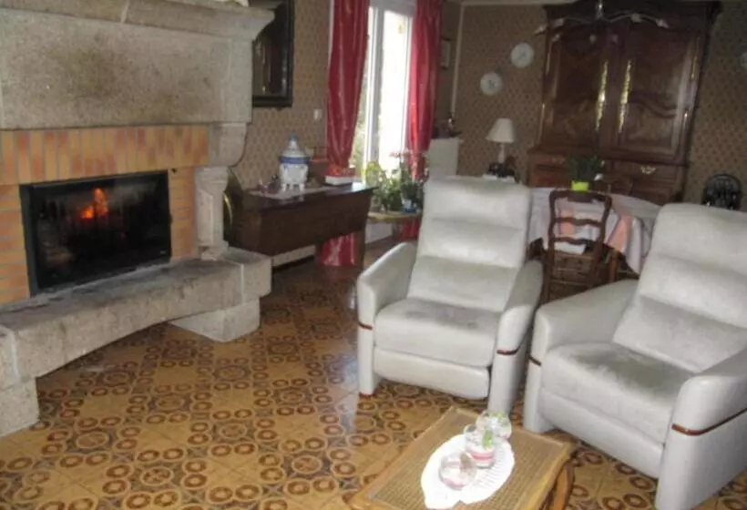 ベッドアンドブレックファースト Chambres D'hôtes La Pinderie