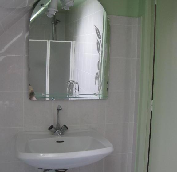 민박 Chambres D'hôtes La Pinderie