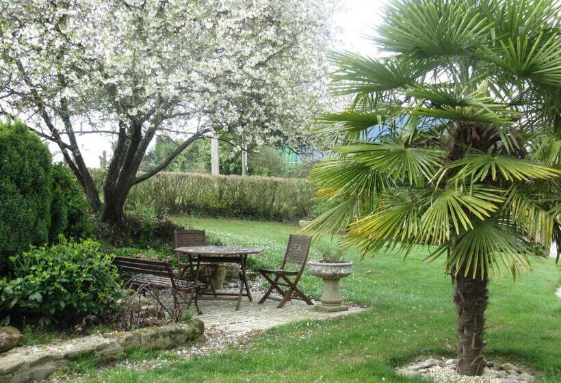 민박 Chambres D'hôtes La Pinderie