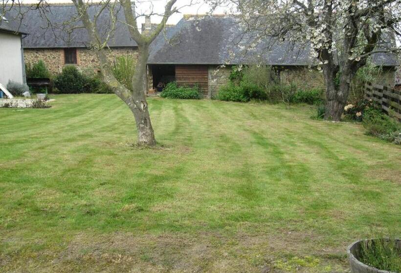 민박 Chambres D'hôtes La Pinderie
