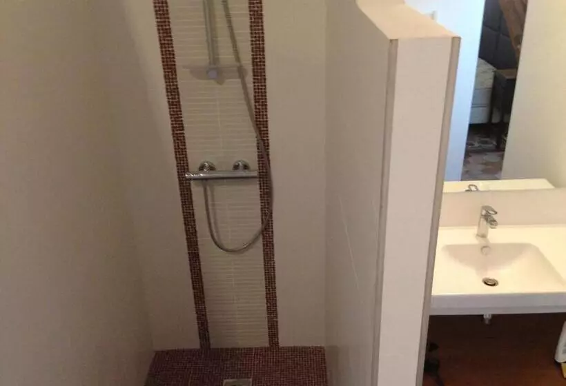 ベッドアンドブレックファースト Demeure Les Aiglons, Chambres D Hôtes & Spa