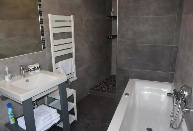 ベッドアンドブレックファースト Demeure Les Aiglons, Chambres D Hôtes & Spa