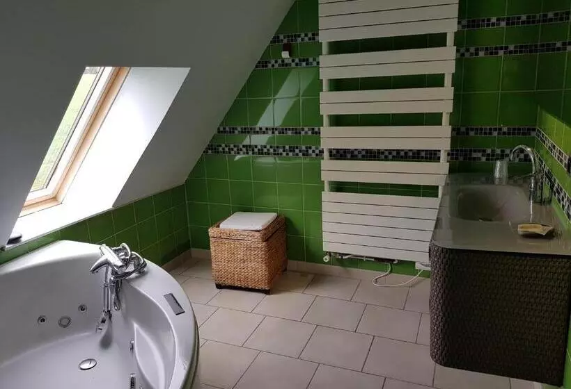 Aamiaismajoitus (B&B) La Forge De Labbaye
