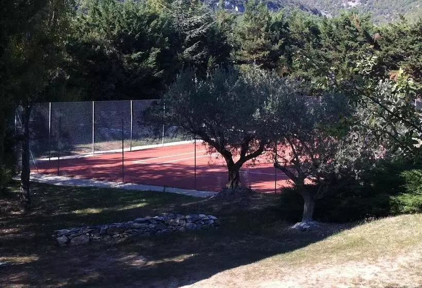 Aamiaismajoitus (B&B) Le Clos Des Amandiers