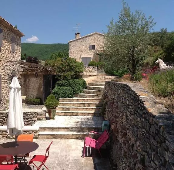 Aamiaismajoitus (B&B) Le Clos Des Amandiers
