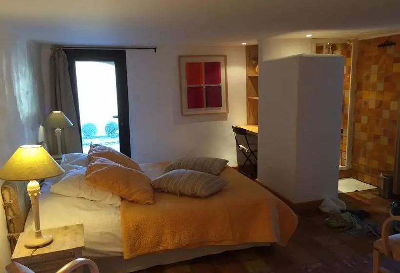 Aamiaismajoitus (B&B) Le Clos Des Amandiers