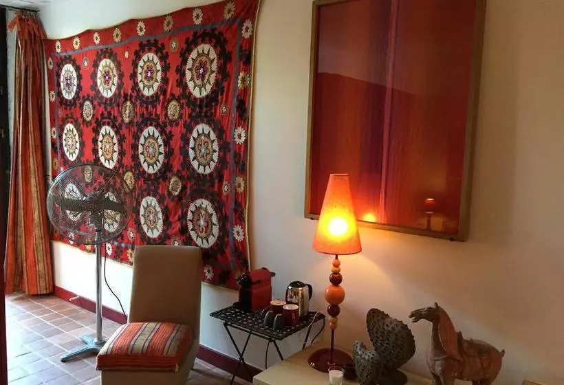 Aamiaismajoitus (B&B) Le Clos Des Amandiers
