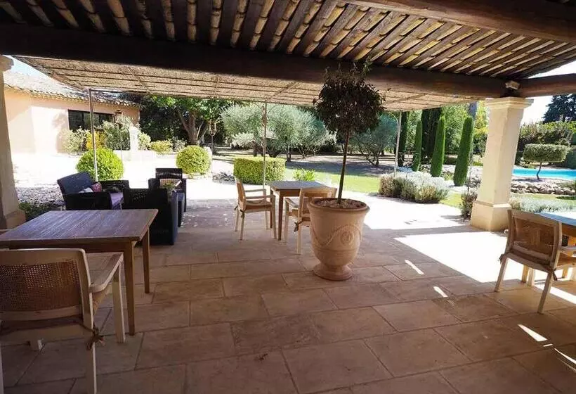 Aamiaismajoitus (B&B) Le Clos Des Cyprès Maison D Hôtes De Charme & Diner Gourmet