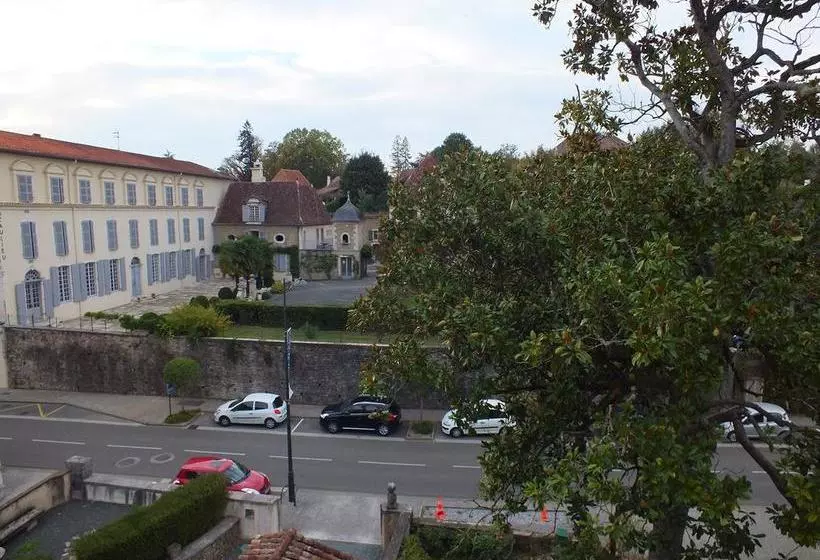 Aamiaismajoitus (B&B) Le Trianon De Salies