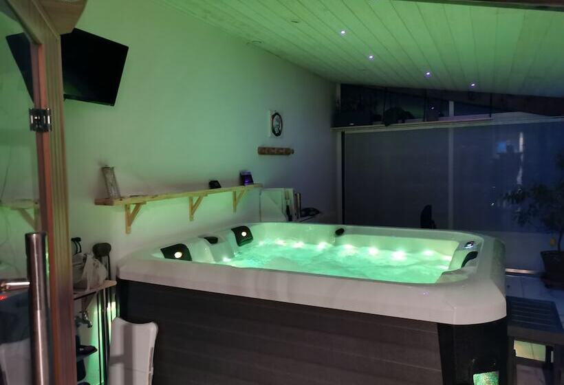 住宿加早餐 Logis Des Douves