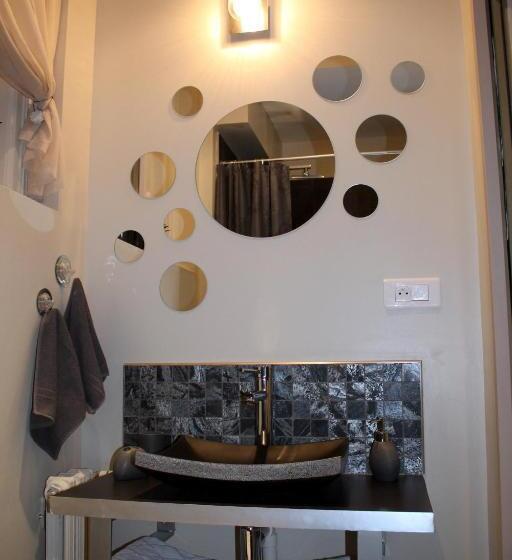 ベッドアンドブレックファースト New West Room