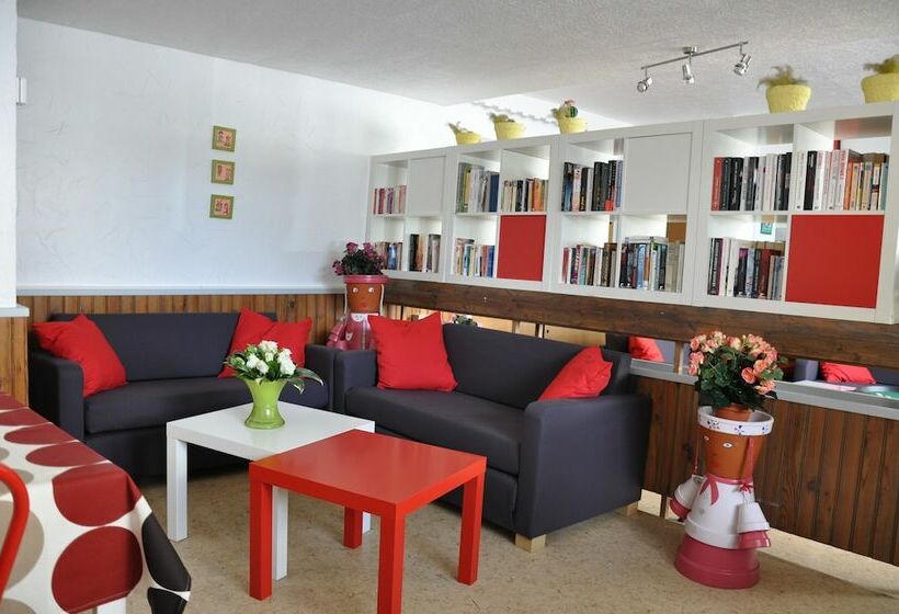 فندق De La Grotte