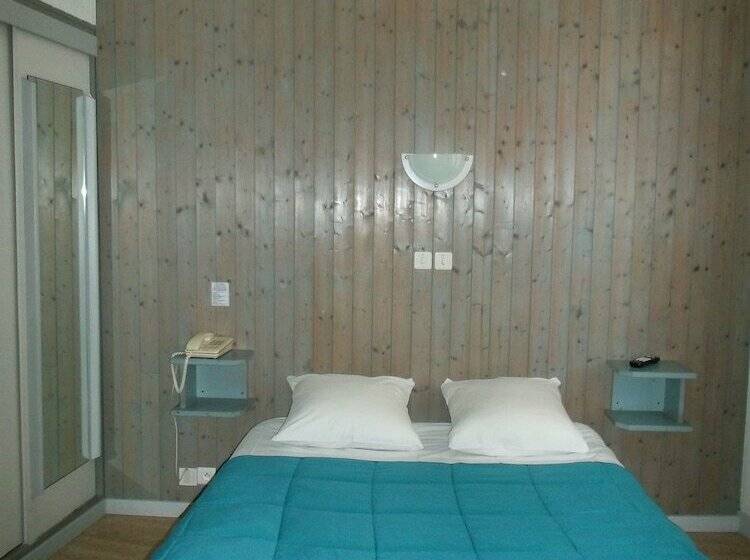 فندق De La Grotte