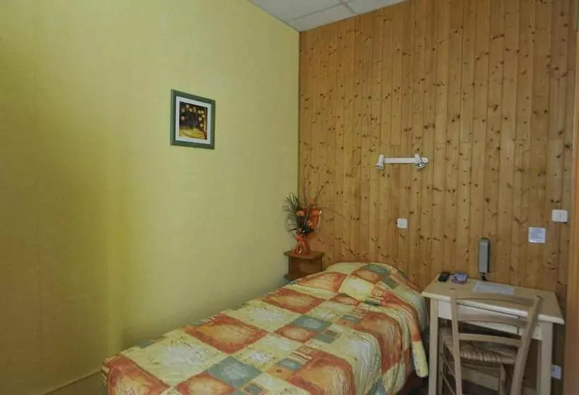 هتل De La Grotte