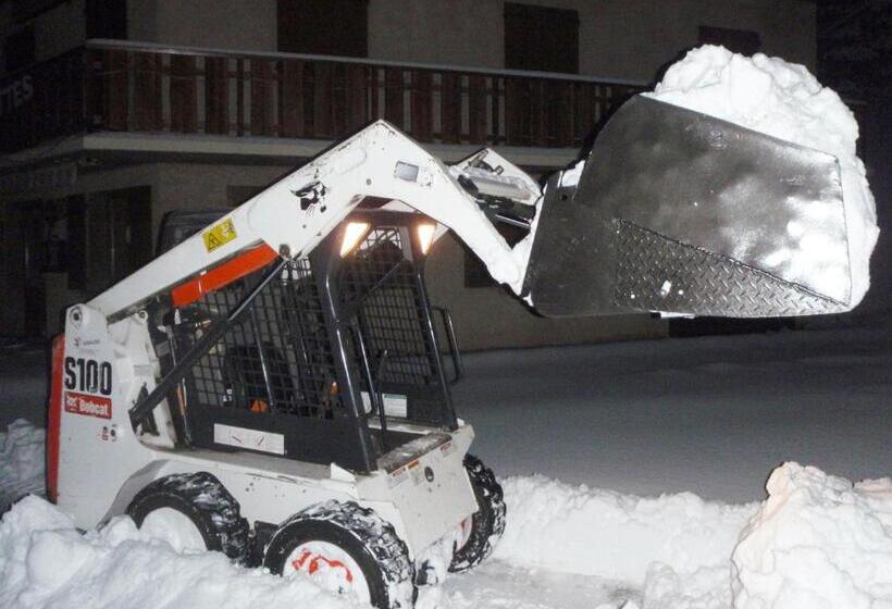 호텔 Hôtel Les Gardettes