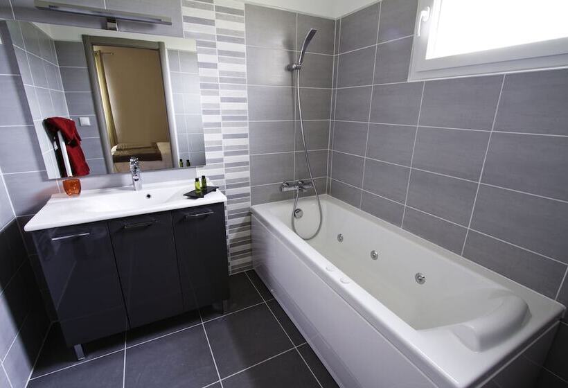 فندق Hôtel Les Petits Oreillers