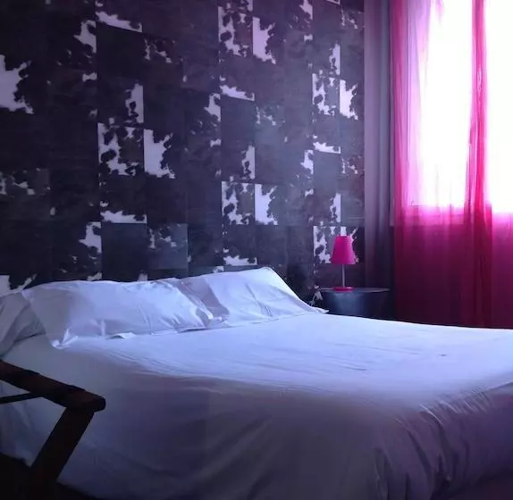 Hotelli Jour & Nuit