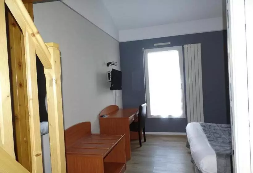 Hotelli Logis Hôtel Les 3 Marchands
