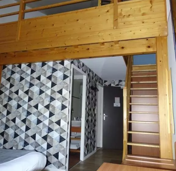 Hotelli Logis Hôtel Les 3 Marchands
