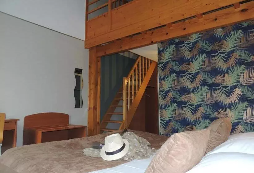 Hotelli Logis Hôtel Les 3 Marchands