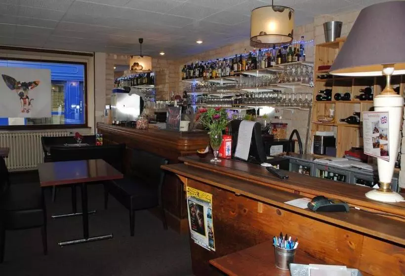 هتل Taverne De La Paix