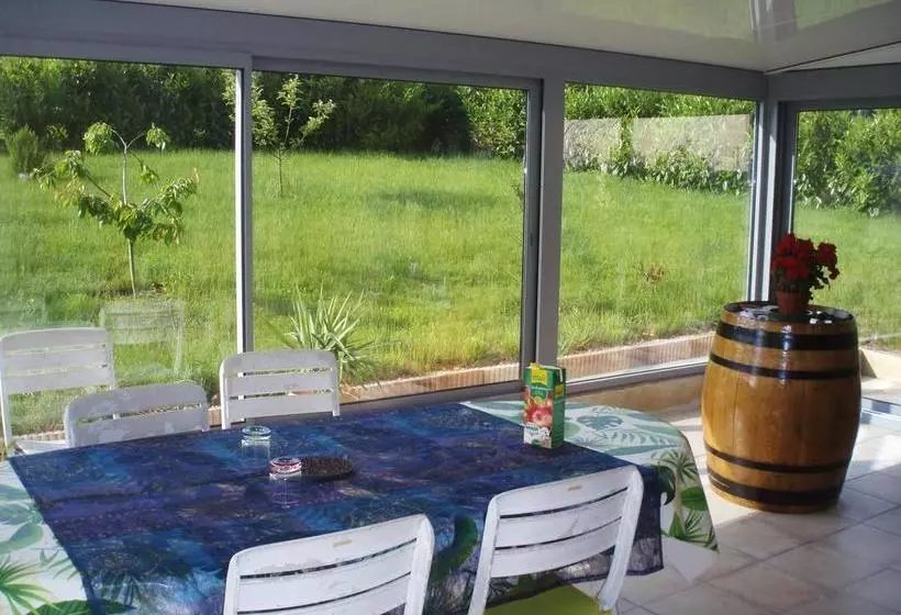 ベッドアンドブレックファースト Chambre D'hôte De La Belle Jardinière