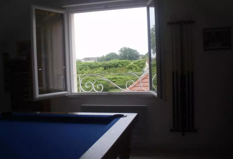 ベッドアンドブレックファースト Chambre D'hôte De La Belle Jardinière