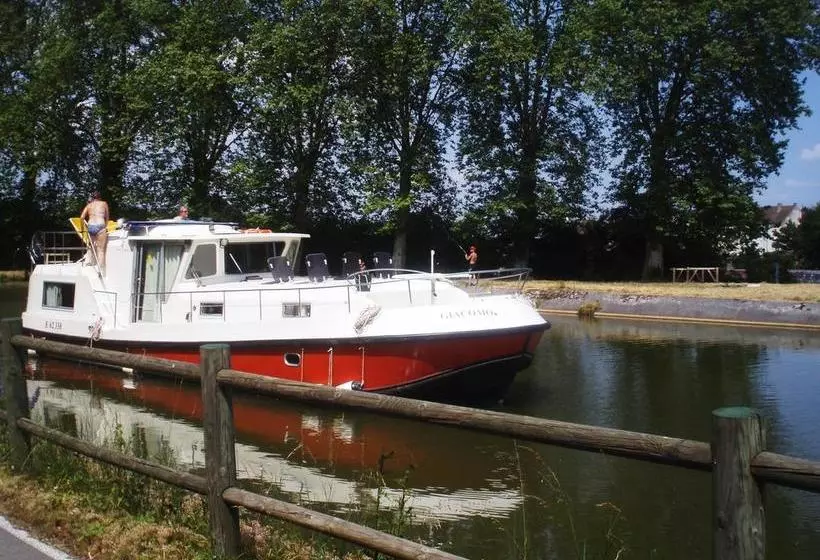 ベッドアンドブレックファースト Chambre D'hôte De La Belle Jardinière