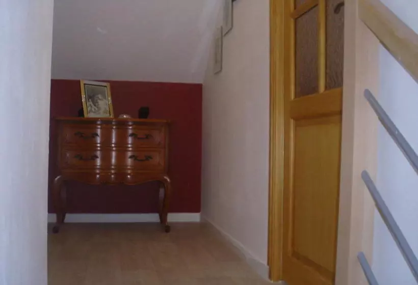 ベッドアンドブレックファースト Chambre D'hôte De La Belle Jardinière