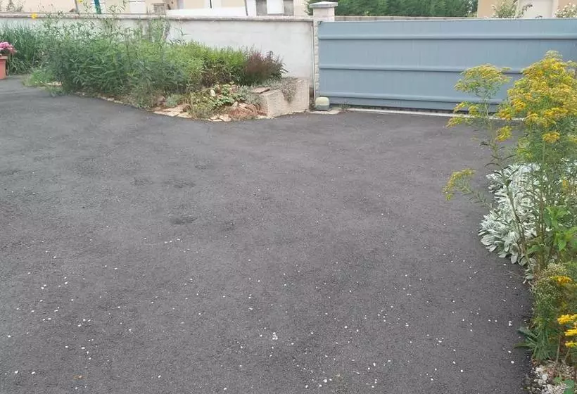 ベッドアンドブレックファースト Chambre D'hôte De La Belle Jardinière