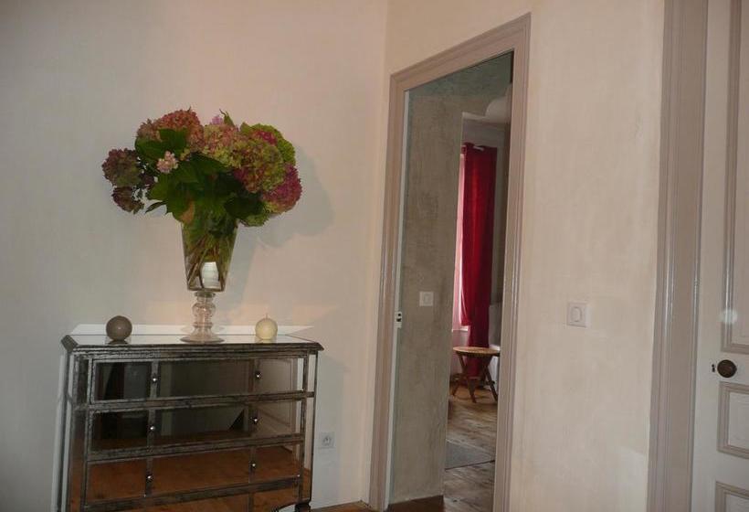 ベッドアンドブレックファースト Chambres D Hôtes De La Fontaine