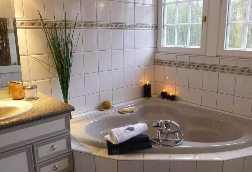 Aamiaismajoitus (B&B) Chambres D Hôtes La Parenthez