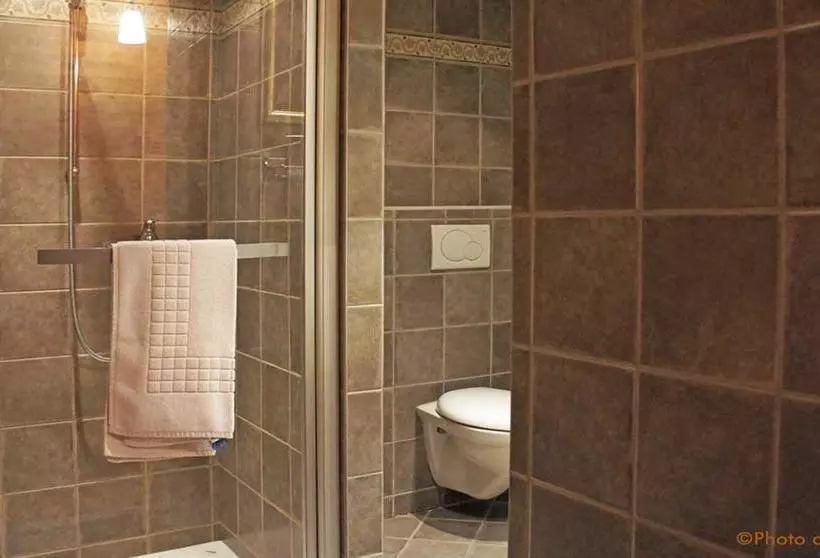 تختخواب و صبحانه Chambres D'hôtes Le Barna