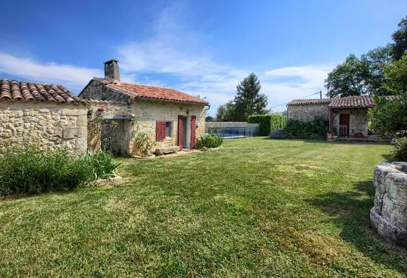ベッドアンドブレックファースト Chambres D'hôtes Noailles
