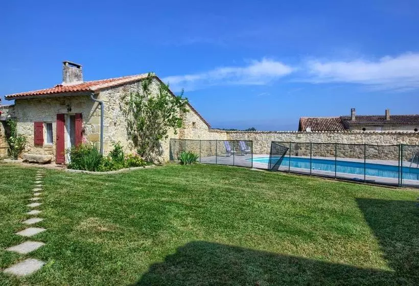 ベッドアンドブレックファースト Chambres D'hôtes Noailles