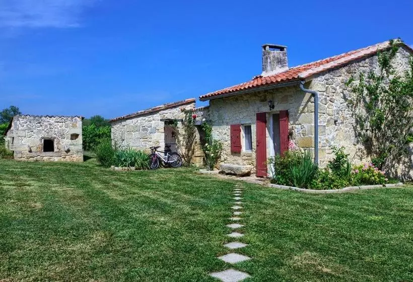 ベッドアンドブレックファースト Chambres D'hôtes Noailles