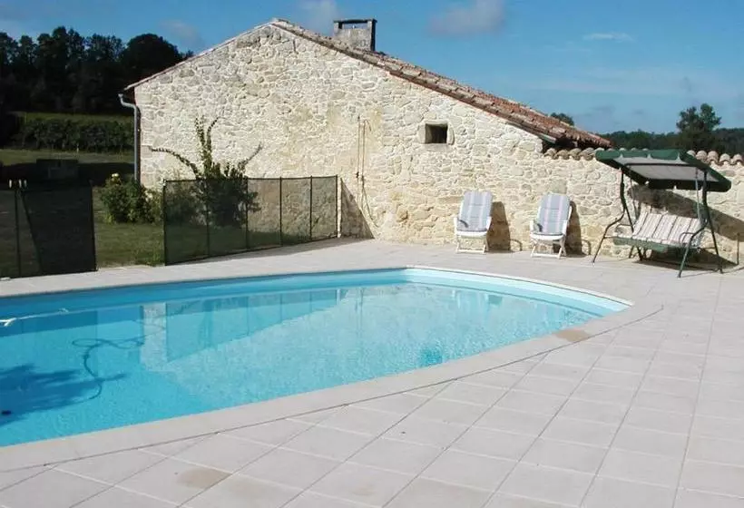 ベッドアンドブレックファースト Chambres D'hôtes Noailles